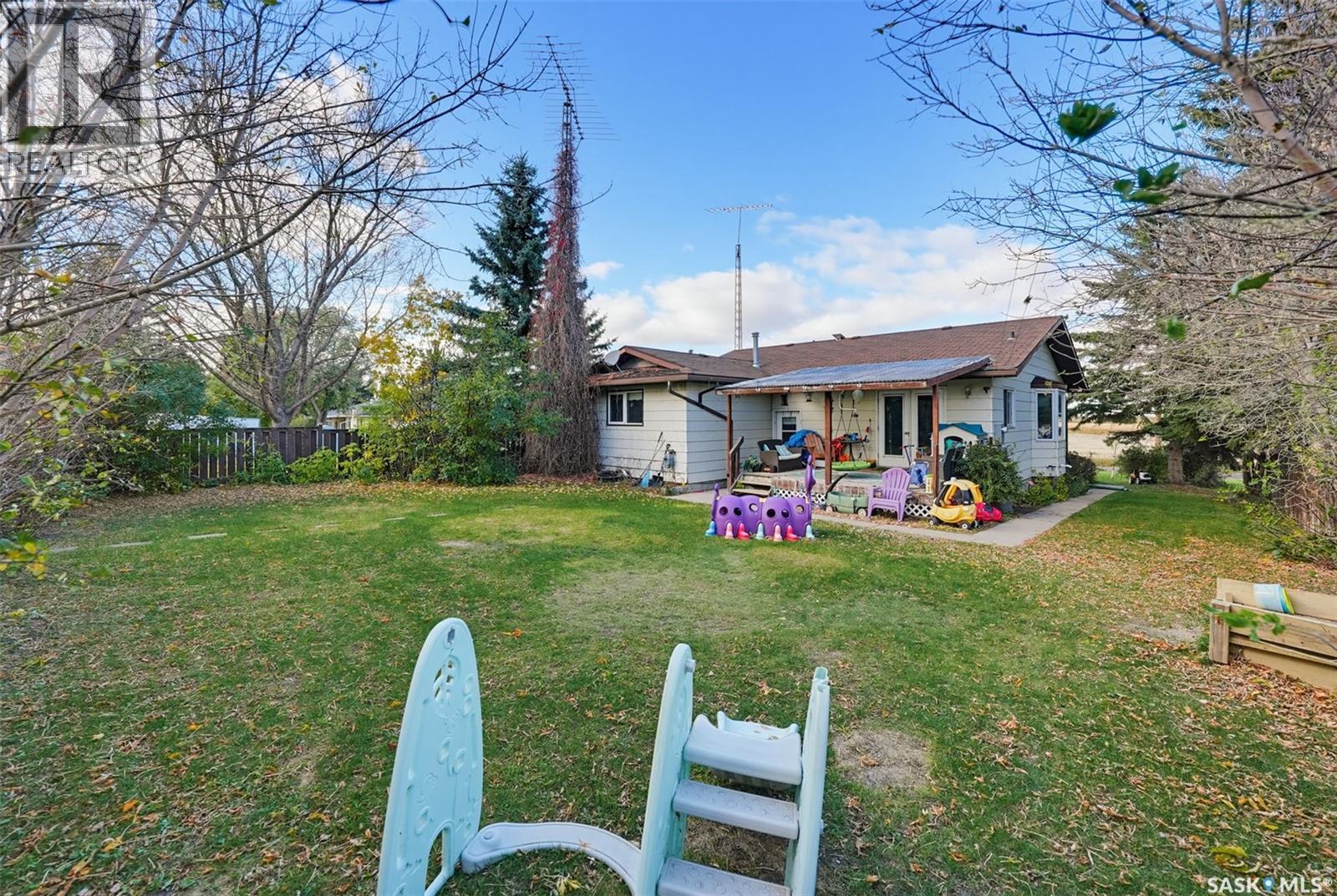 219 Hawkins STREET, Drake — photo 30