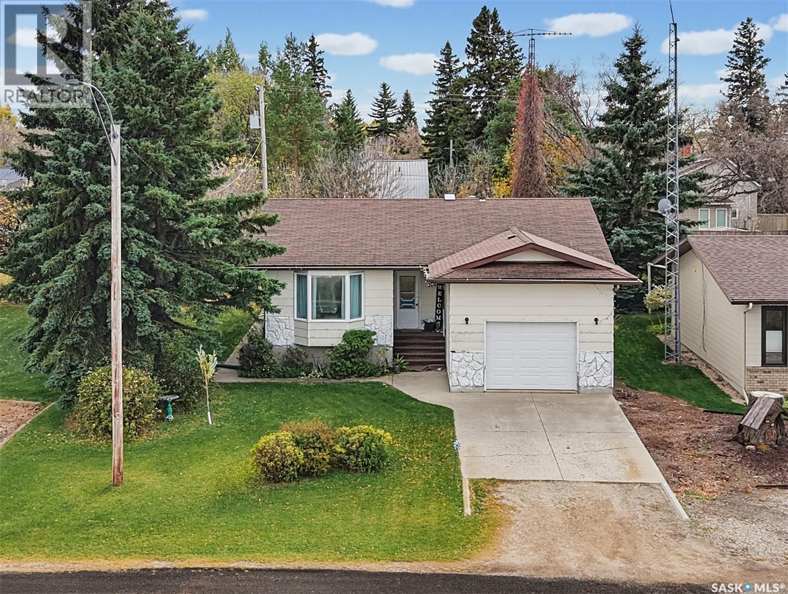 219 Hawkins STREET, Drake — photo 31