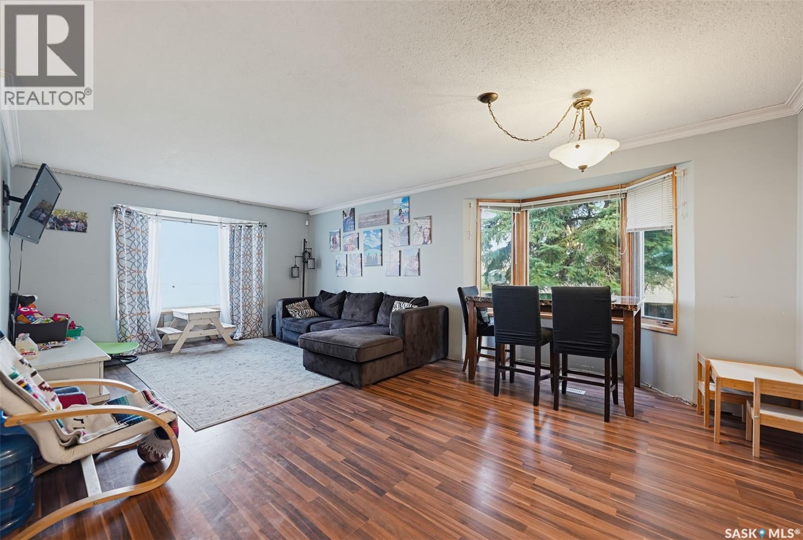 219 Hawkins STREET, Drake — photo 4