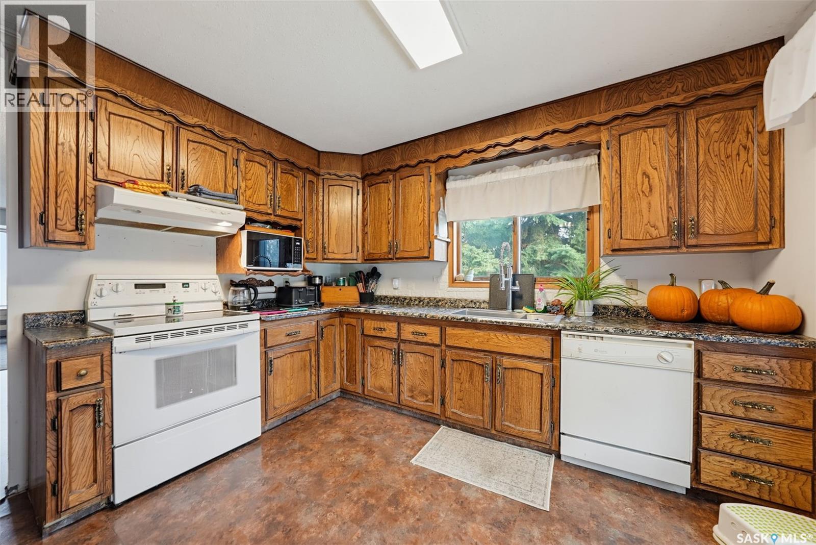 219 Hawkins STREET - 9