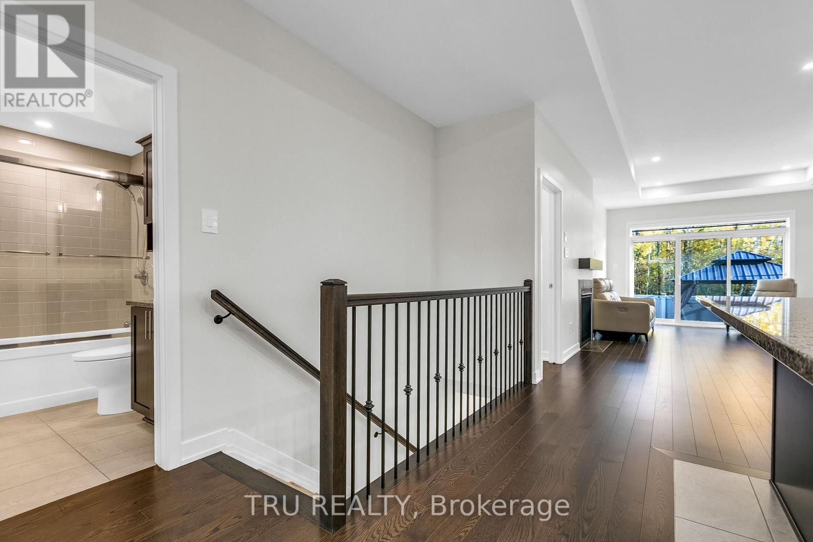 6362 RENAUD ROAD - 22