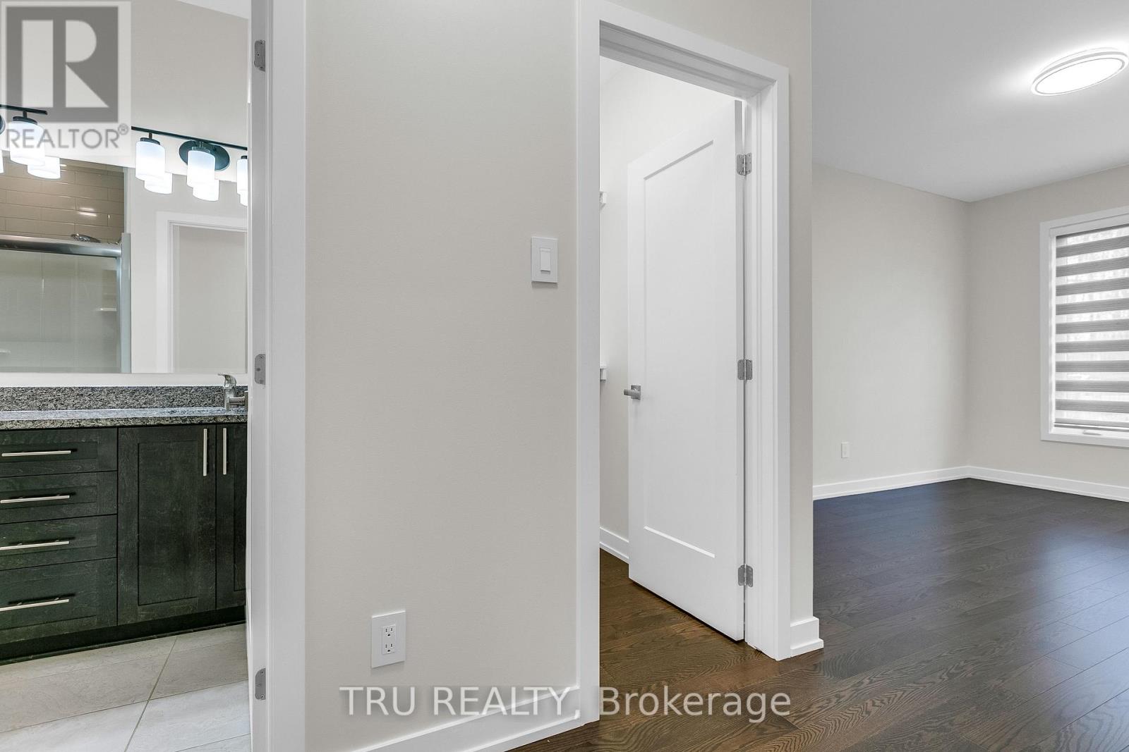 6362 RENAUD ROAD - 9