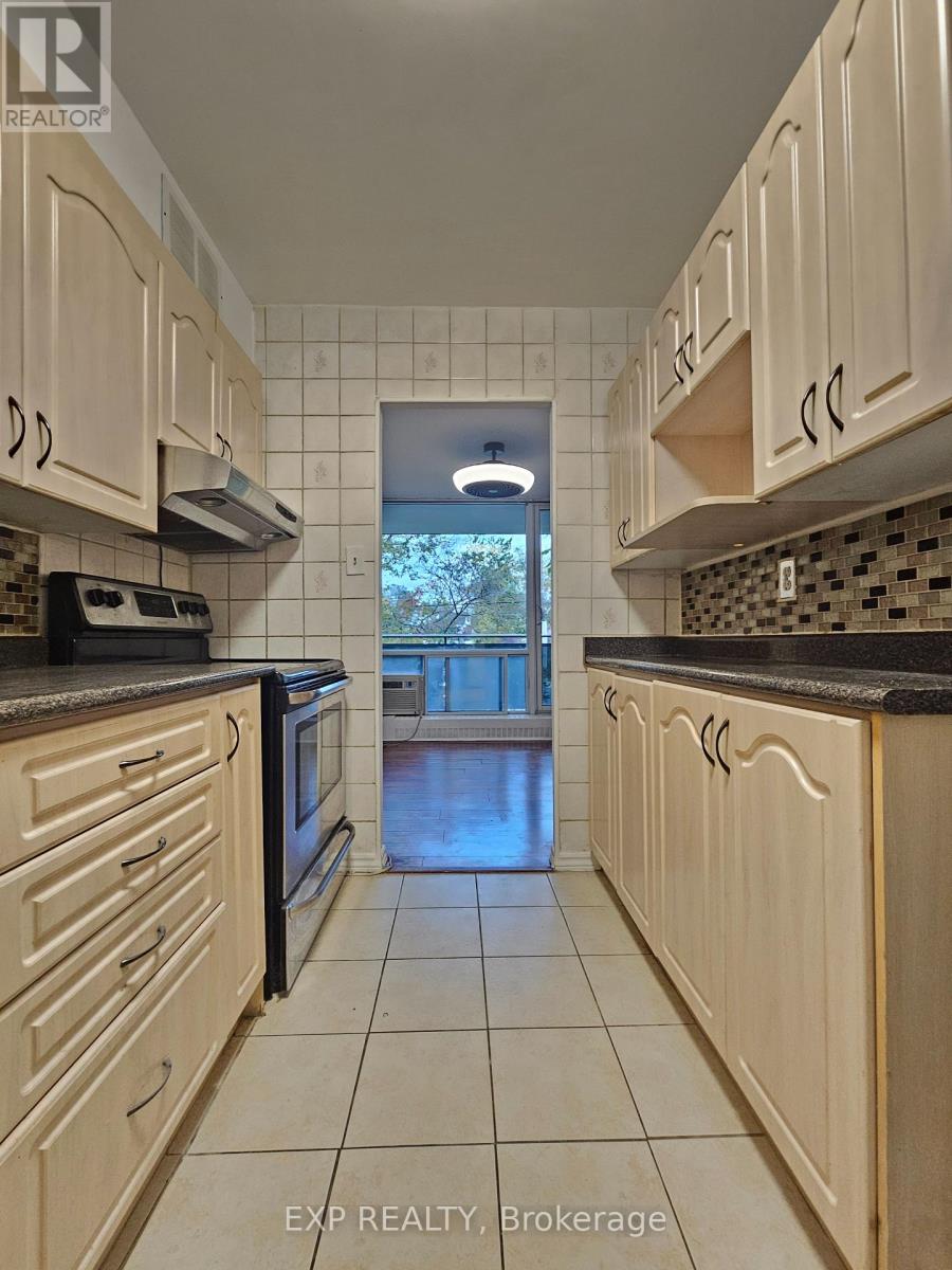 214 - 10 SUNRISE AVENUE, Toronto (Victoria Village) — photo 4