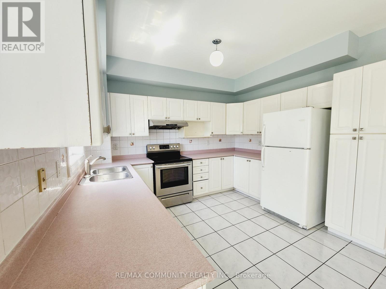 61 Chartway Boulevard — photo 15