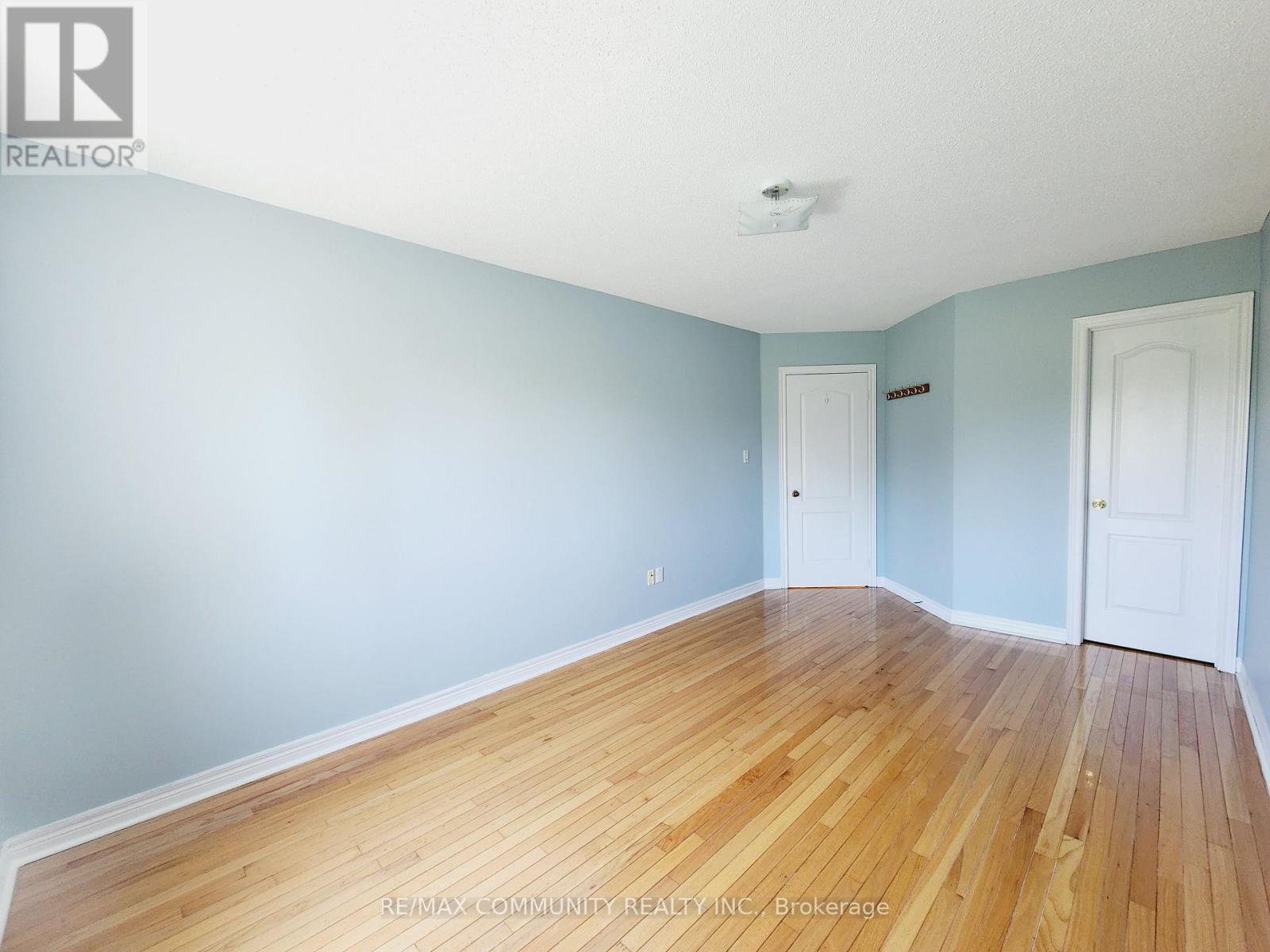 61 Chartway Boulevard — photo 26