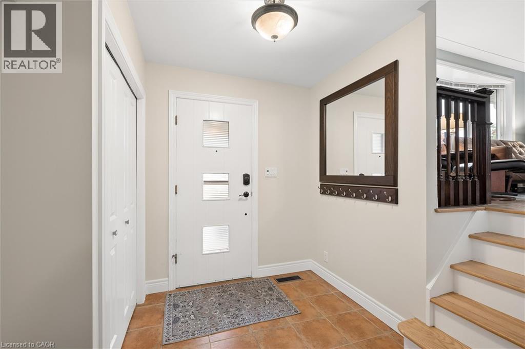 127 GAY Crescent — photo 3