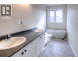 1388 National Common, Burlington, ON L7P0V6 Photo 17