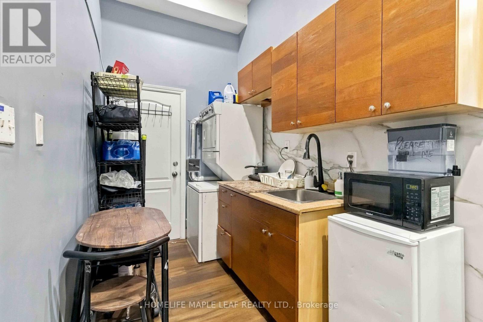 8 Flowertown Avenue — photo 23