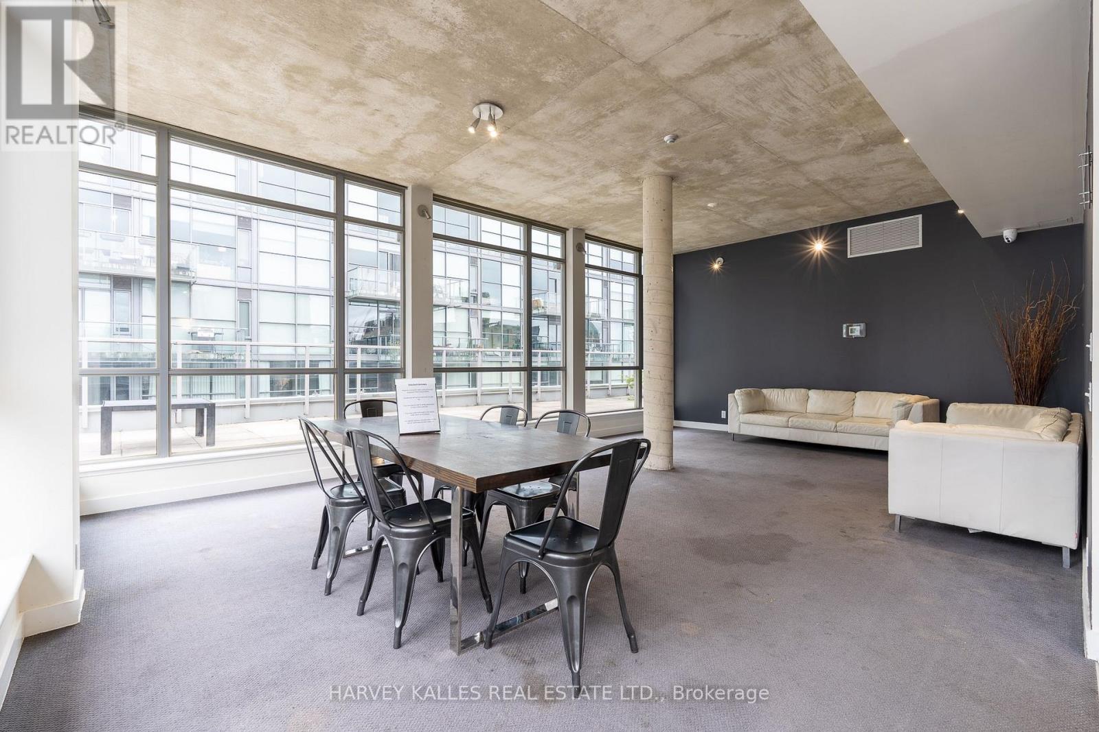 36 Charlotte Street — photo 27