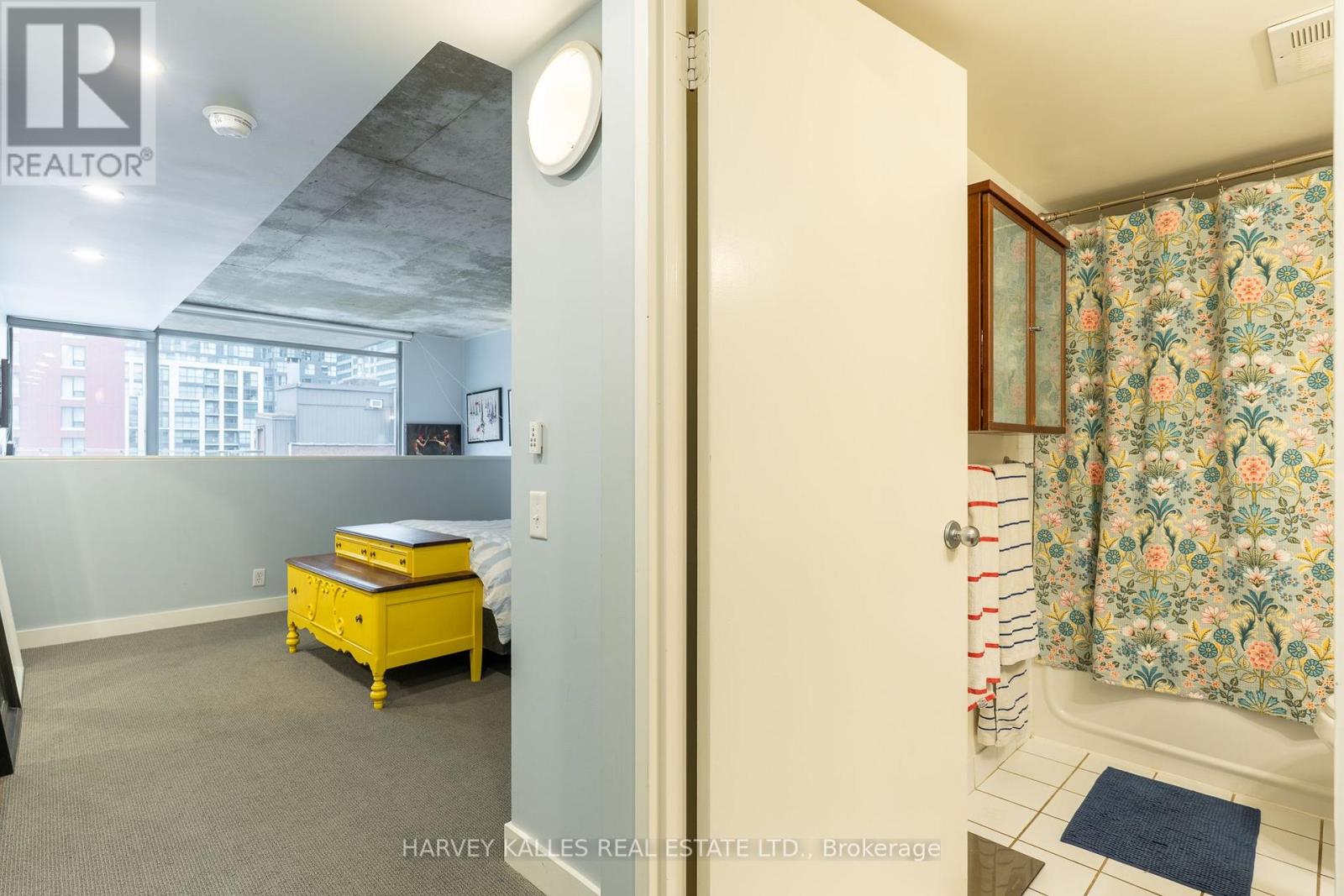 36 Charlotte Street — photo 23