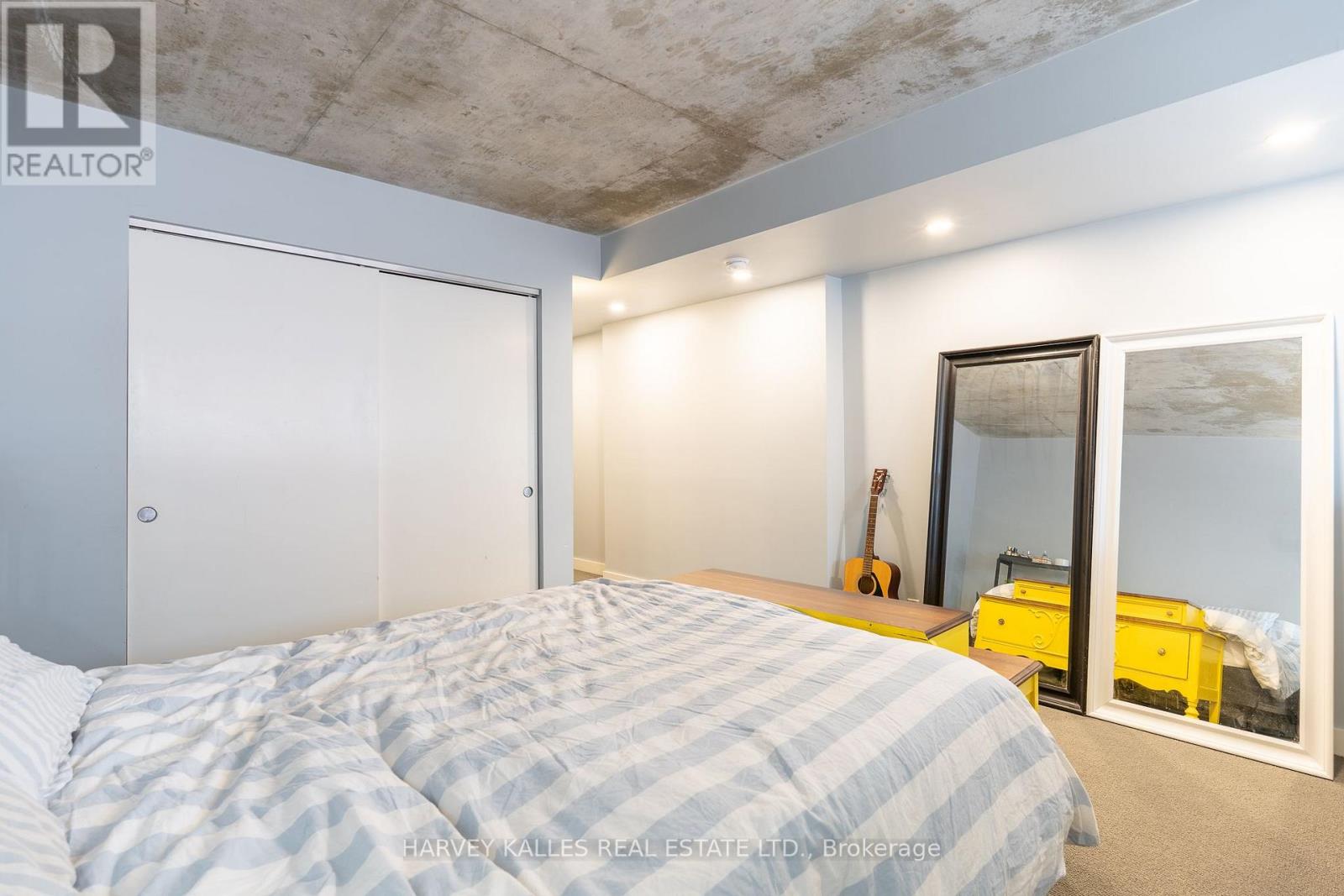 36 Charlotte Street — photo 22