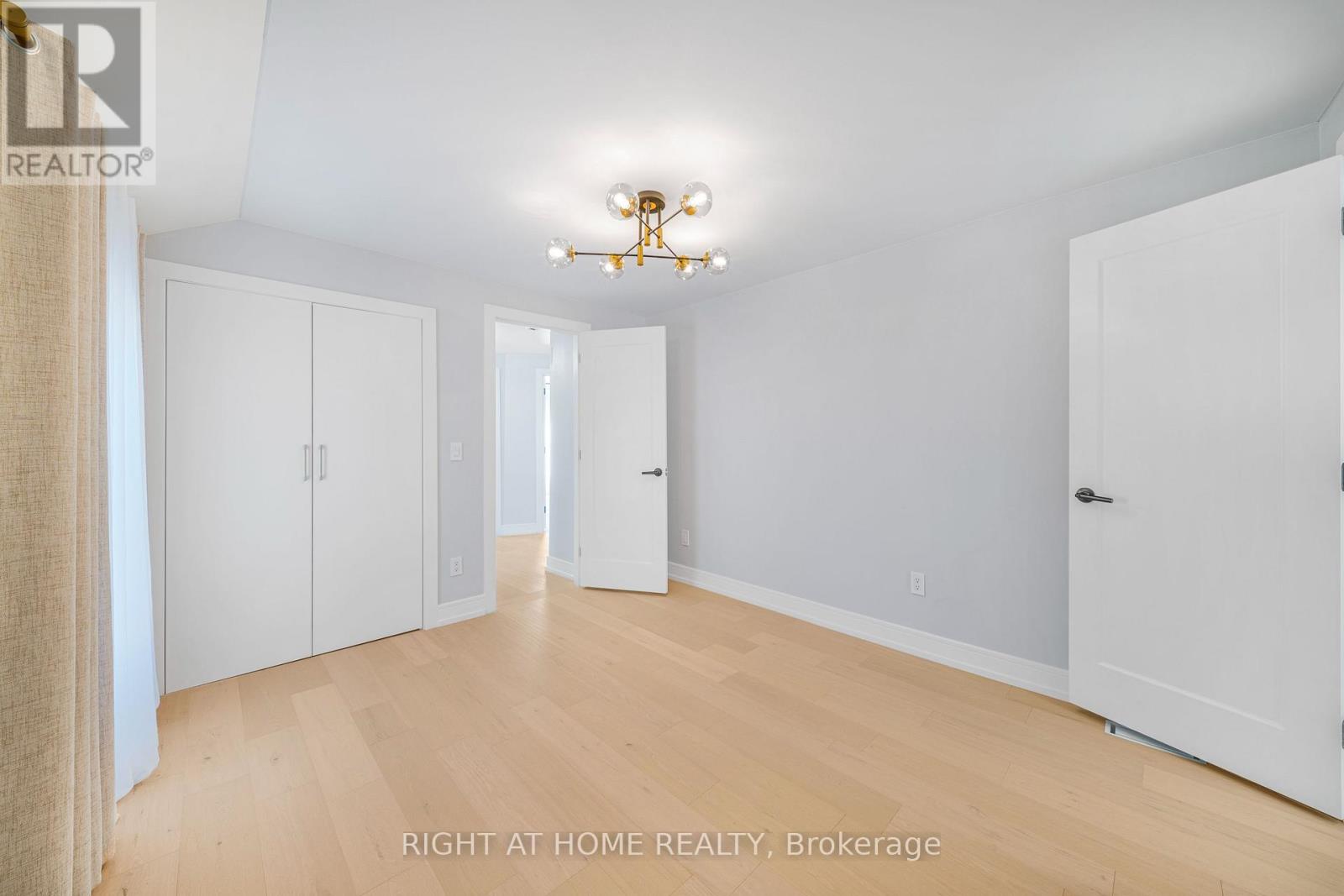 144 Waterloo Street — photo 20