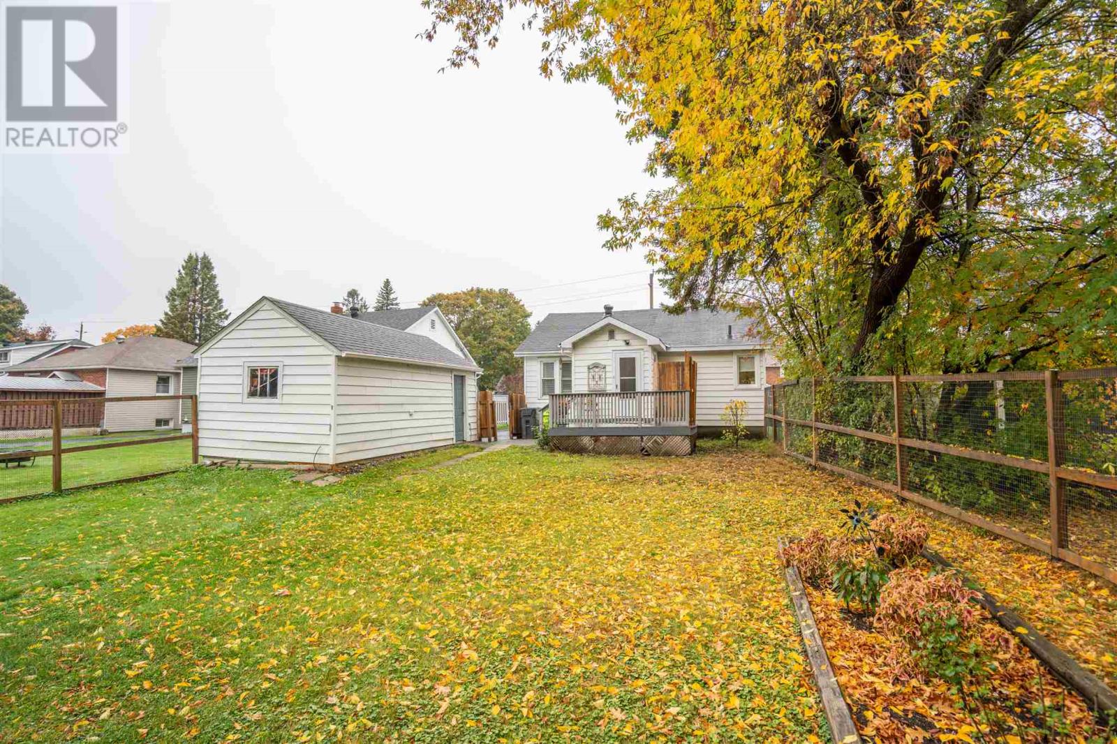 182 Lake ST - 36