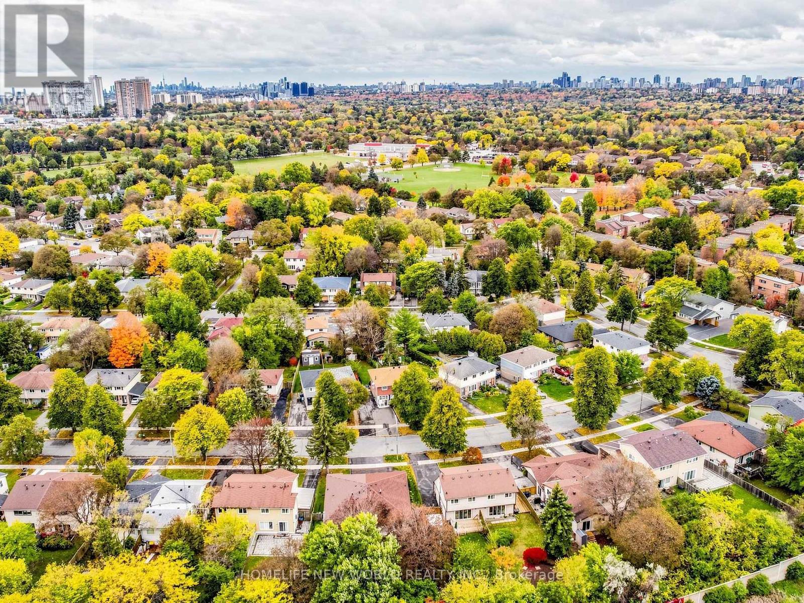 227 HOLLYBERRY TRAIL - 40