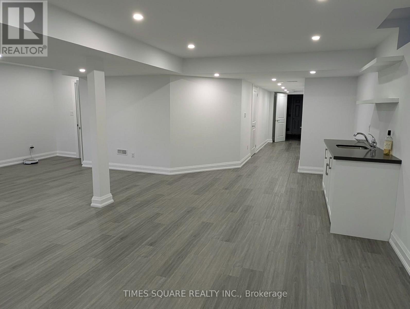 24 WALTER CLIFFORD NESBITT DRIVE - 29