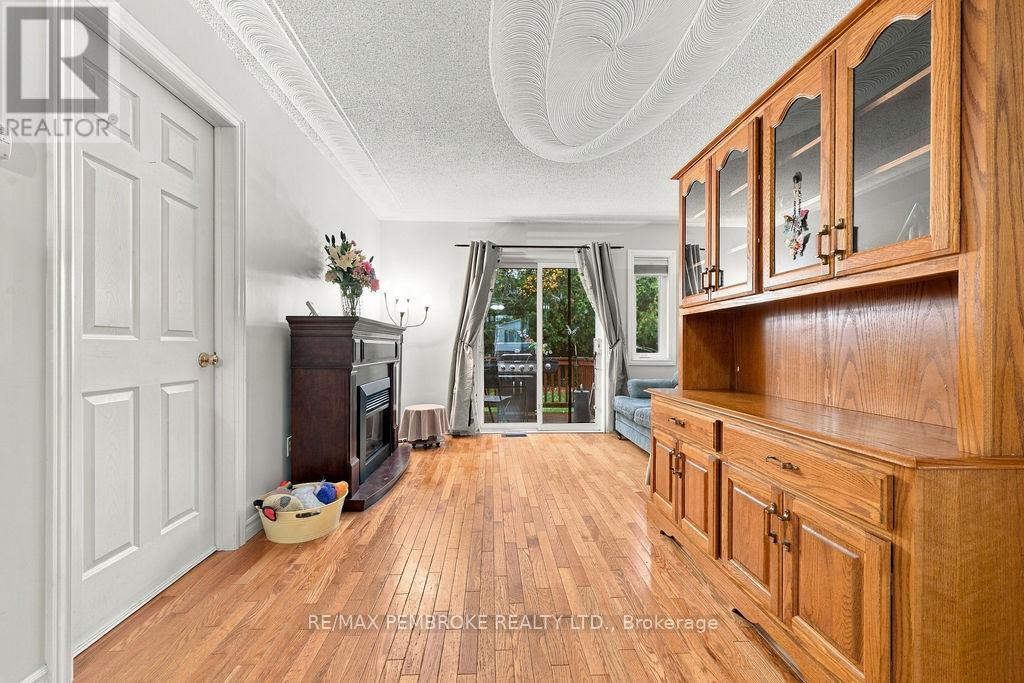 182 MARKET STREET, Pembroke — photo 10