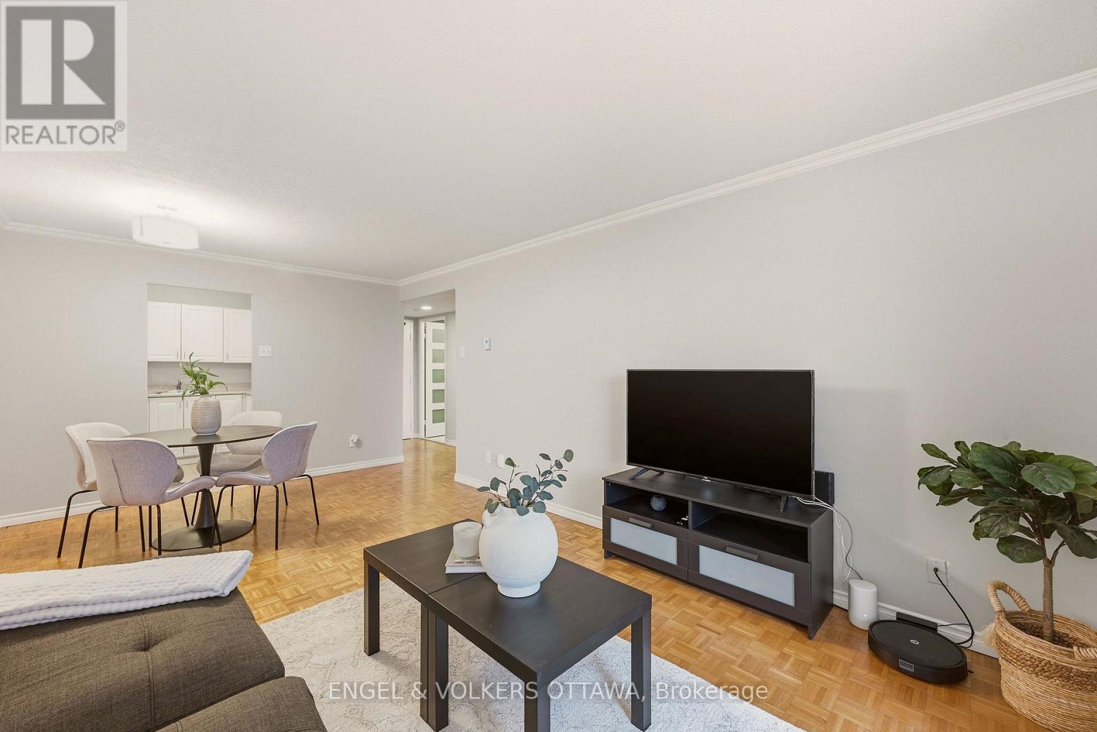 475 Laurier Avenue West — photo 14