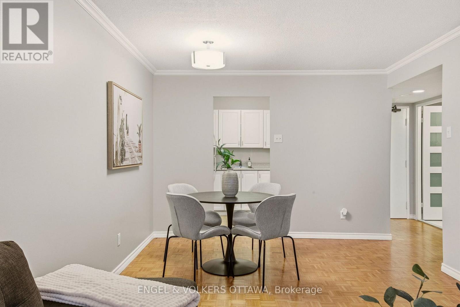475 Laurier Avenue West — photo 15