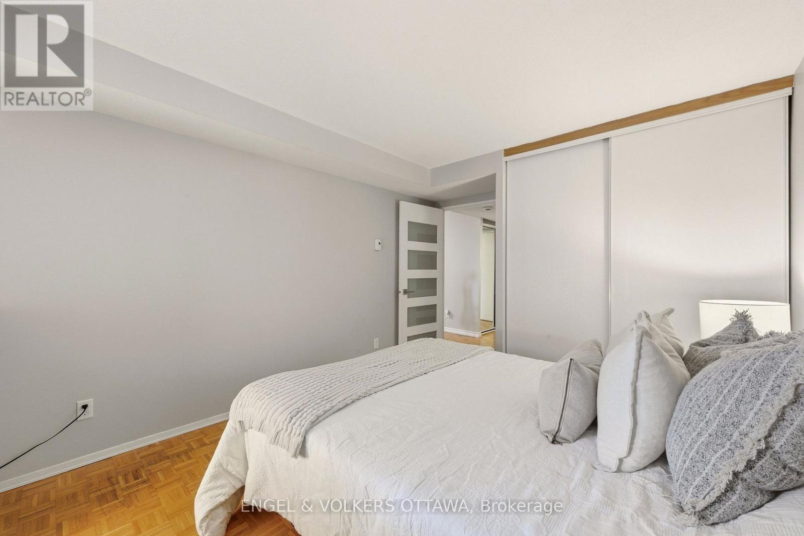 475 Laurier Avenue West — photo 24
