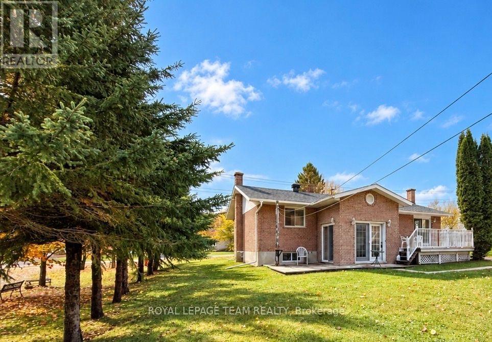 612 ELGIN STREET, Laurentian Valley