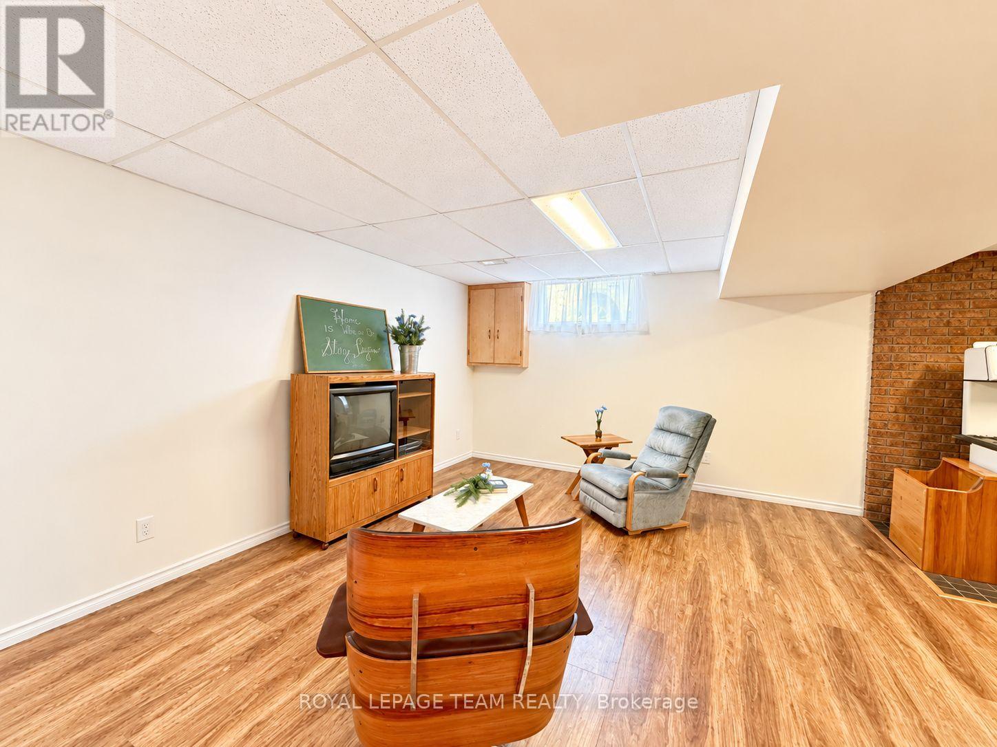 612 ELGIN STREET - 14
