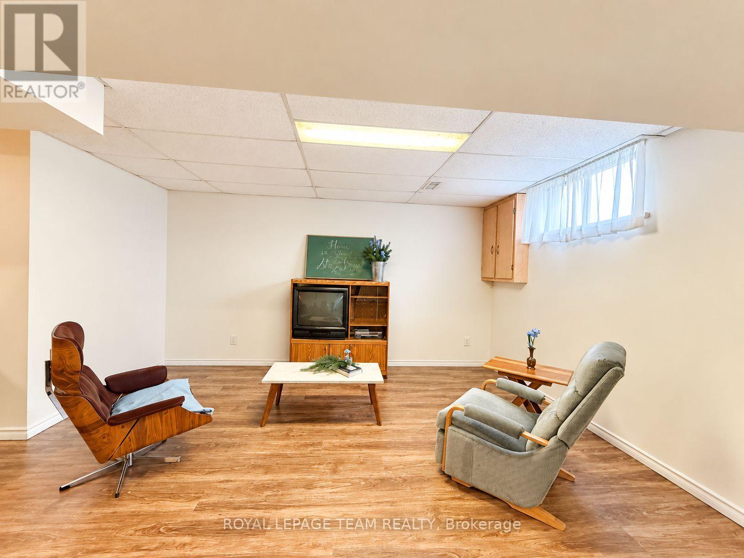 612 ELGIN STREET - 15