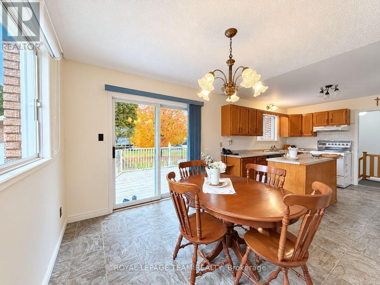 612 ELGIN STREET - 5