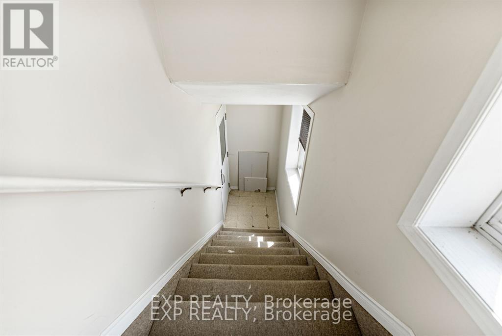 11 Albert Street — photo 17