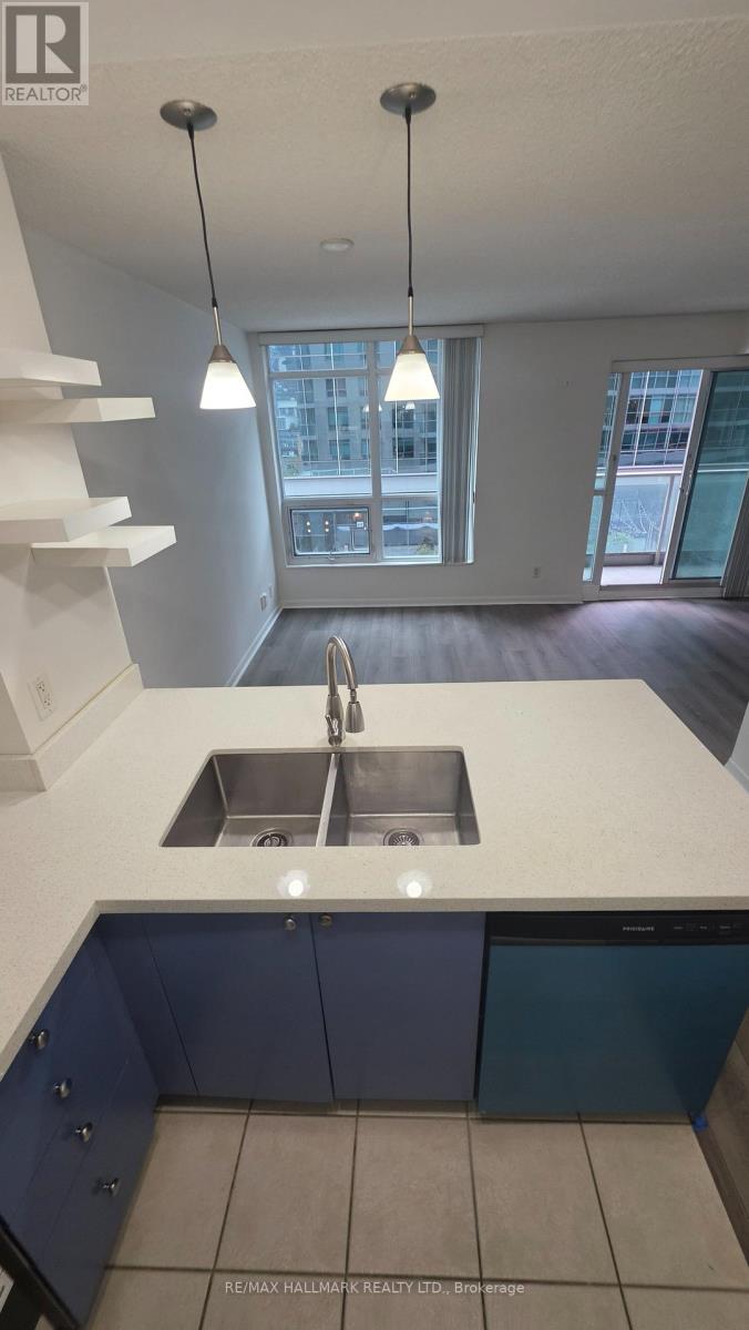 18 Yonge Street — photo 21