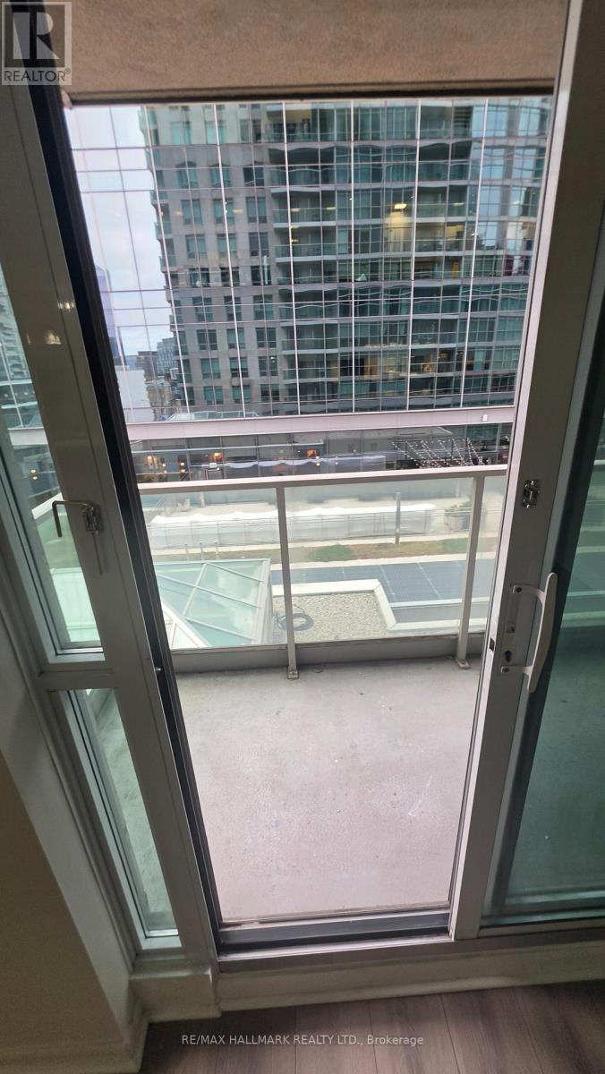 18 Yonge Street — photo 25