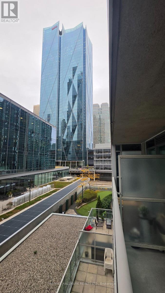 18 Yonge Street — photo 27