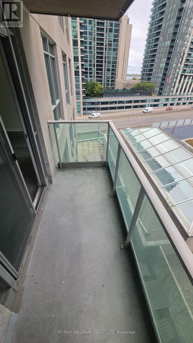 18 Yonge Street — photo 28