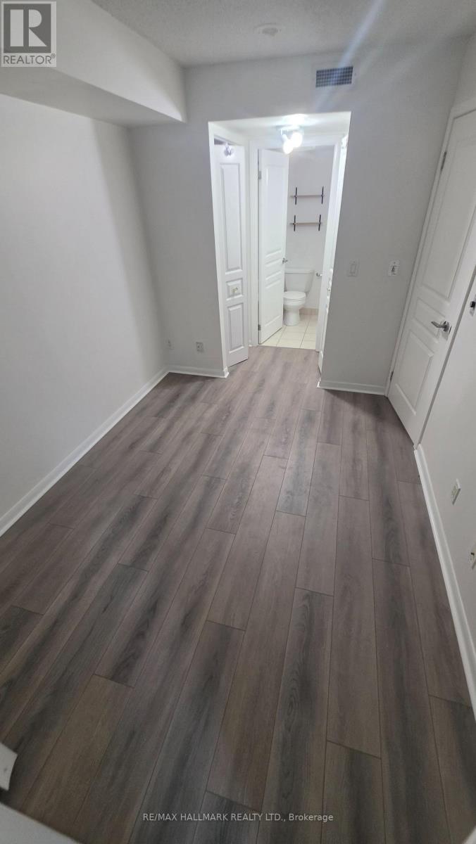 18 Yonge Street — photo 30