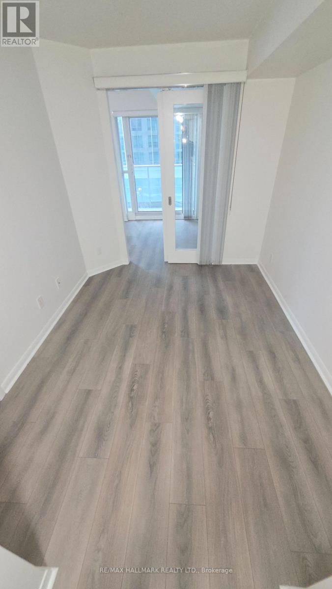 18 Yonge Street — photo 32