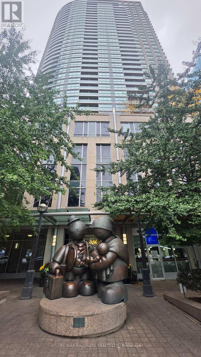 18 Yonge Street — photo 38