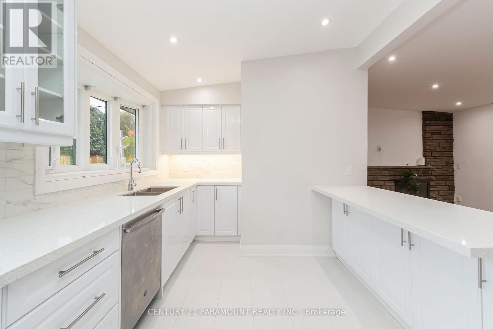 8 Waterfield Drive, Toronto, ON photo 15
