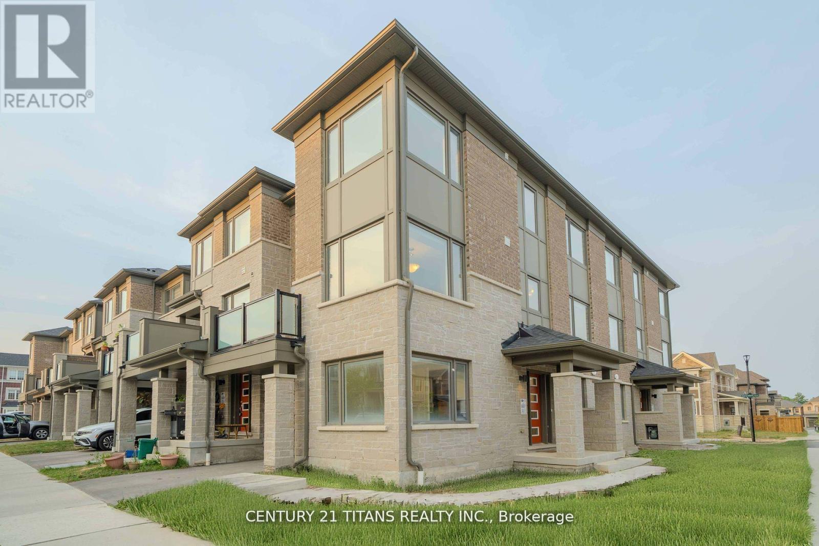 3321 THUNDERBIRD PROMENADE, Pickering