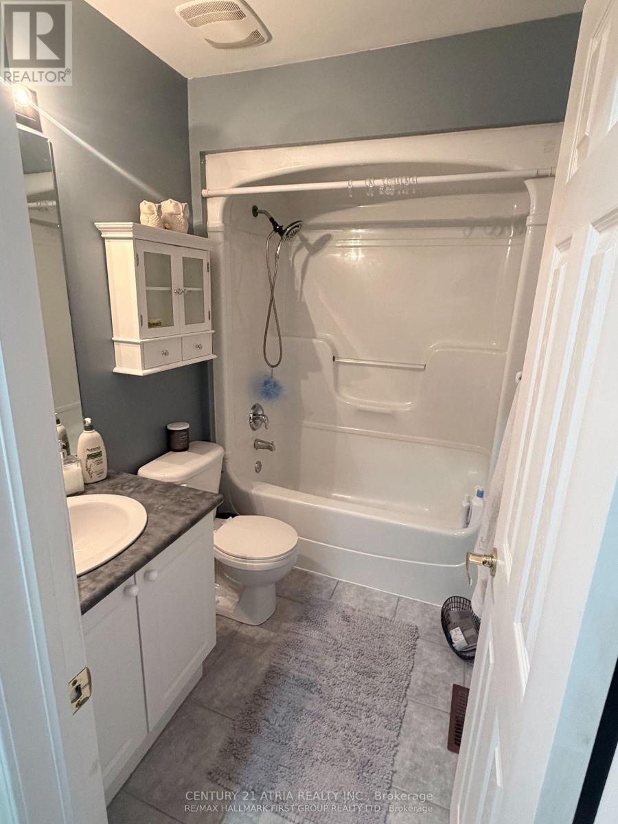 82 Hutton Place, Clarington, ON photo 8