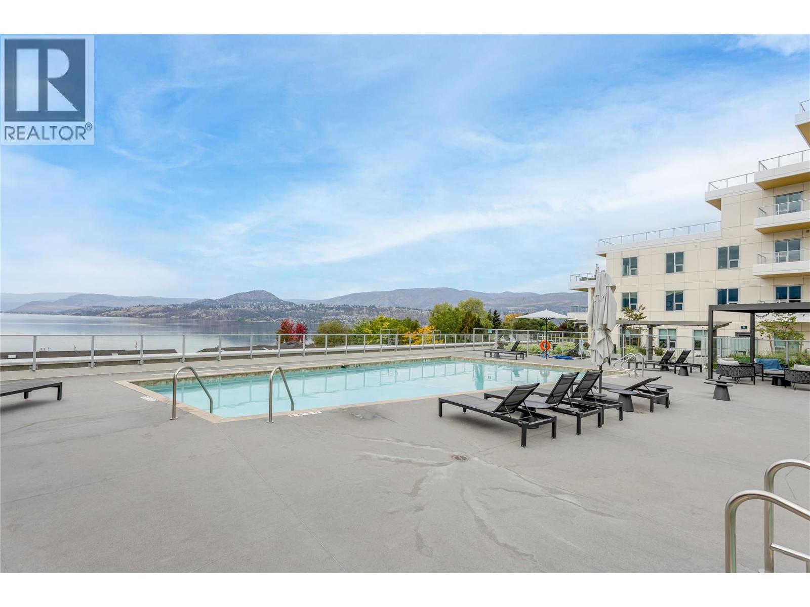 #514 3300 Lakeshore Road - 43