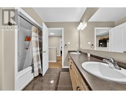 118 Mike Hart Drive, Essa, ON L0M1B6 Photo 32