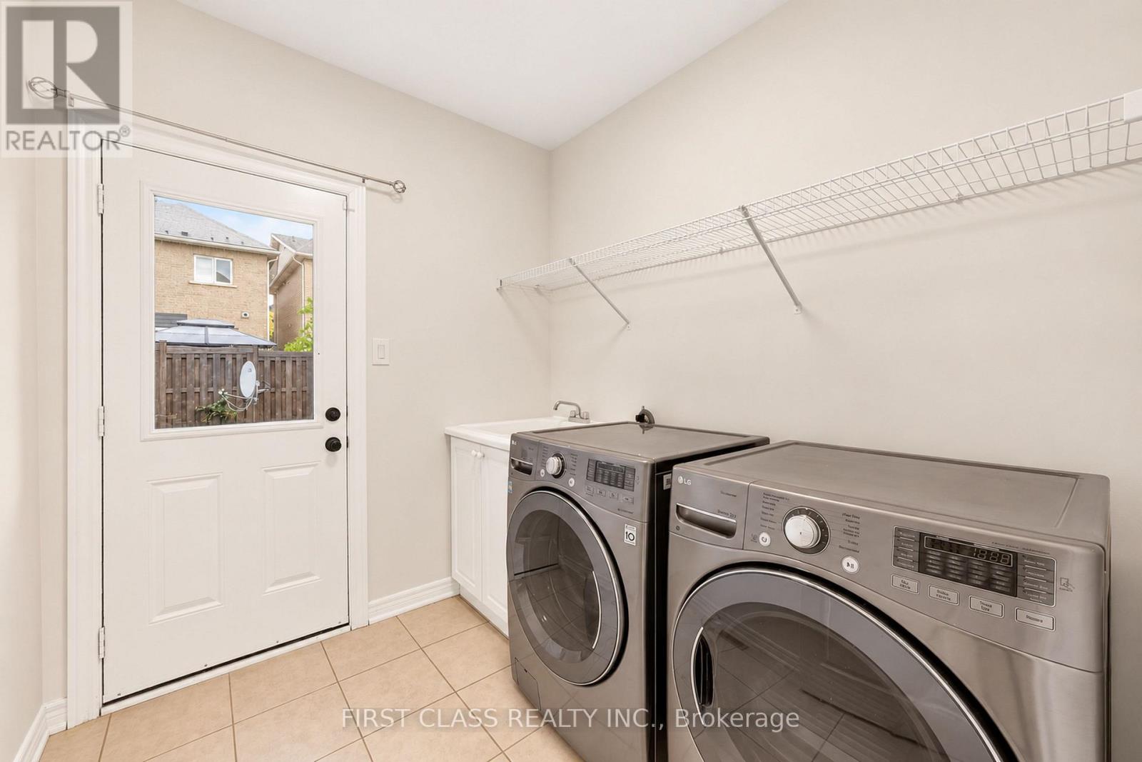 4 Hawkweed Manor, Markham, ON photo 39