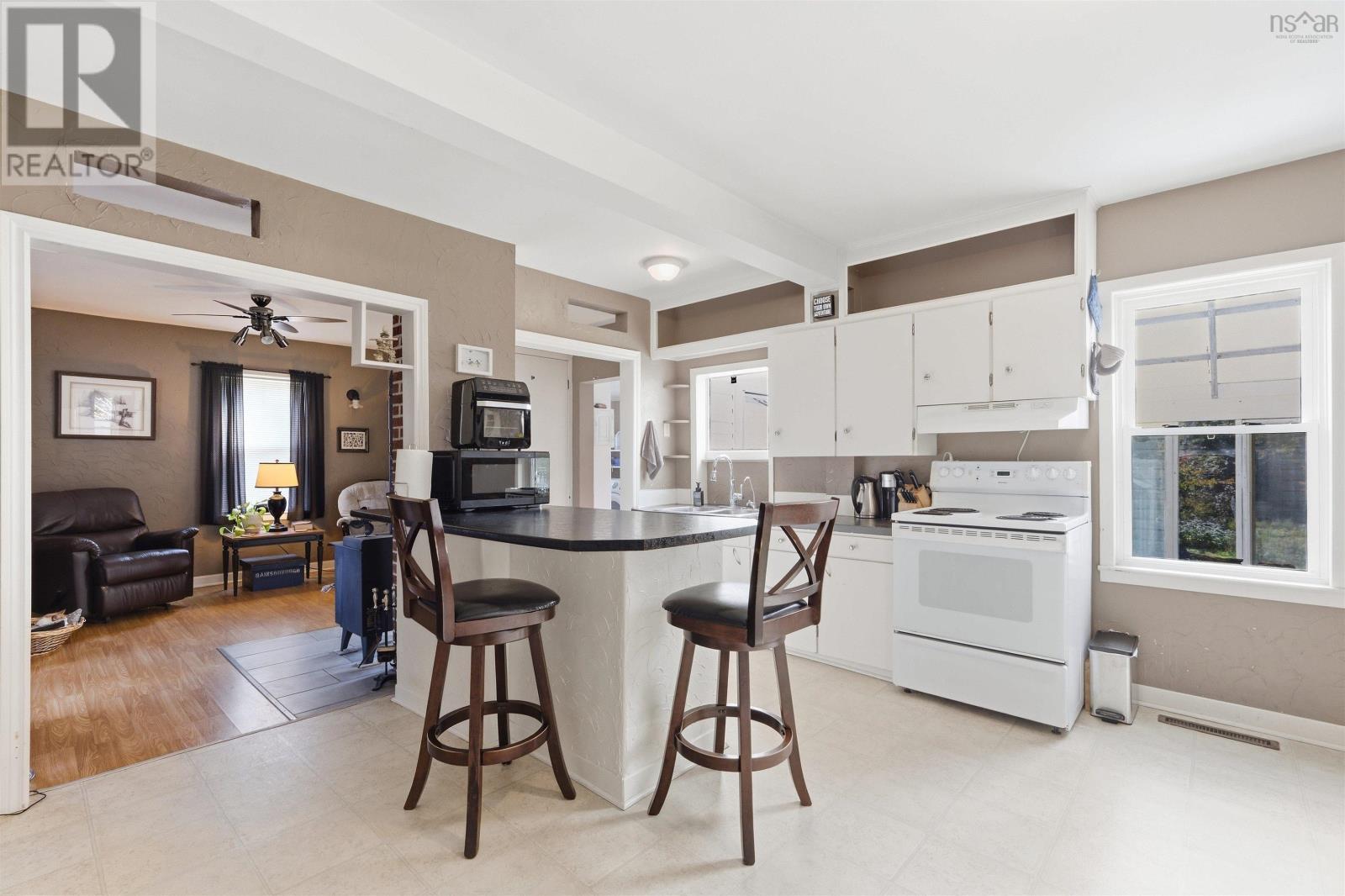 Property 11 of 50 of 1462 East Dalhousie Road