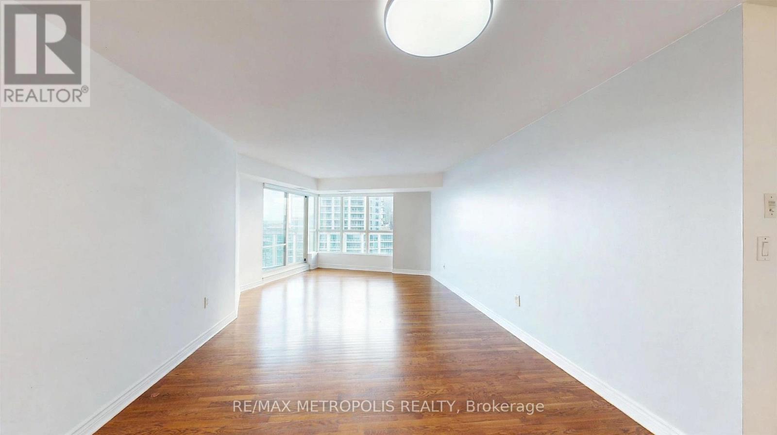 2111 Lake Shore Boulevard West — photo 19