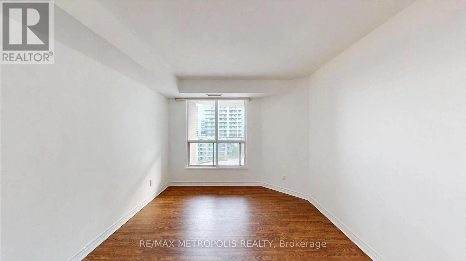 2111 Lake Shore Boulevard West — photo 21