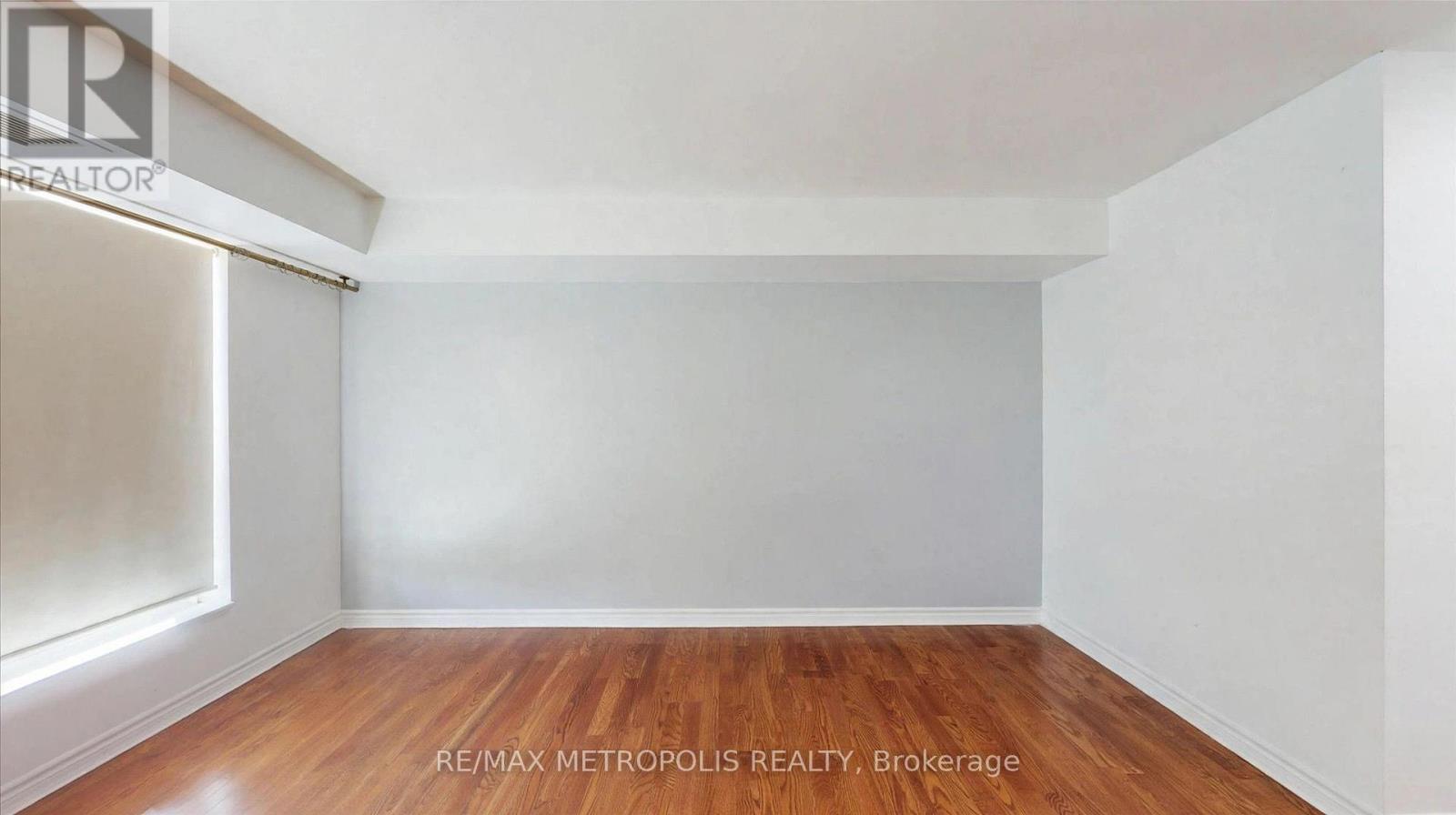 2111 Lake Shore Boulevard West — photo 36