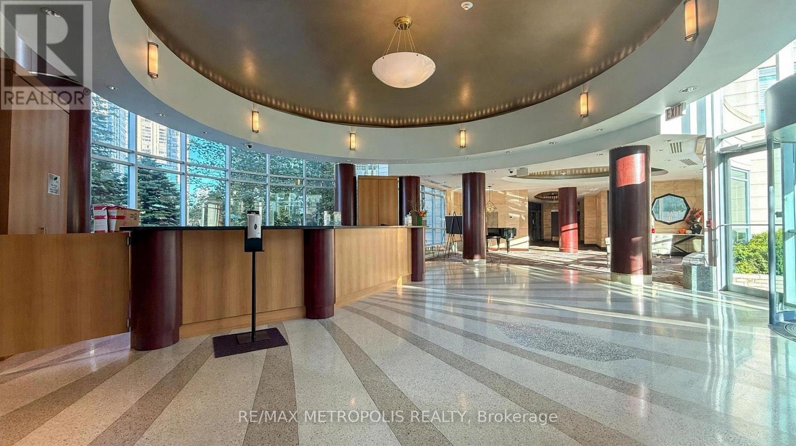 2111 Lake Shore Boulevard West — photo 41