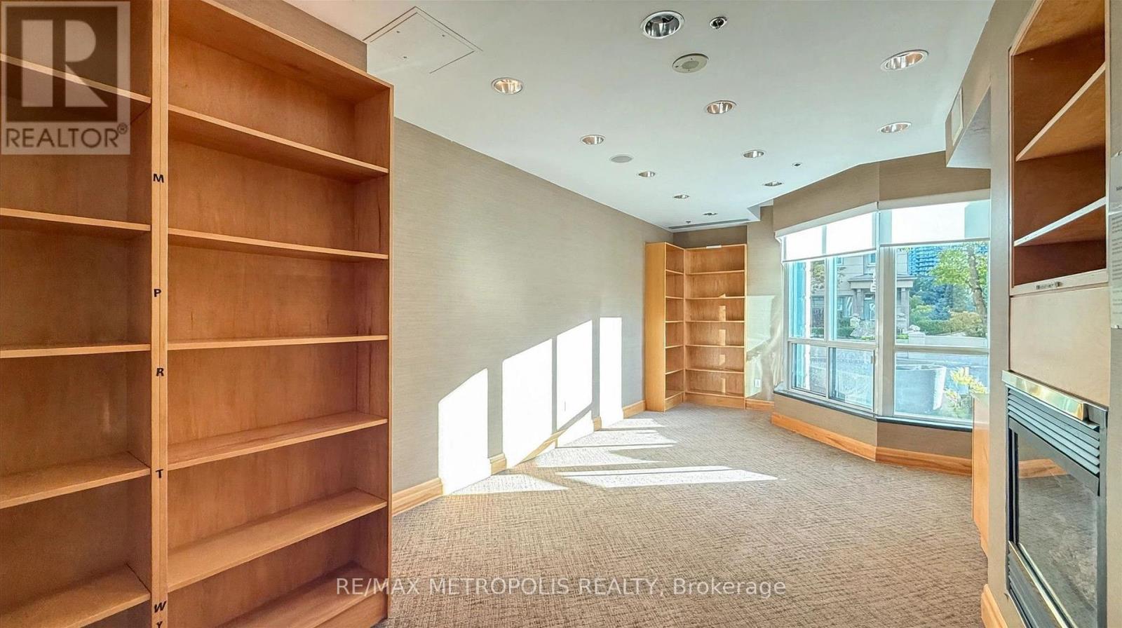 2111 Lake Shore Boulevard West — photo 48