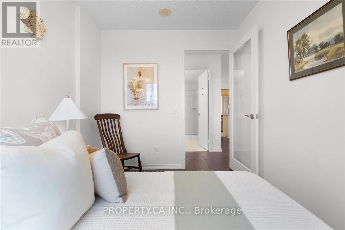 #822 61 HEINTZMAN STREET - 18
