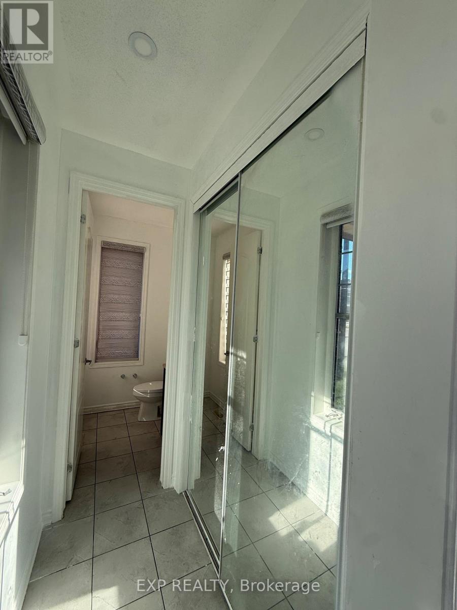 8 REDFERN STREET, Brampton (Northwest Brampton) — photo 3