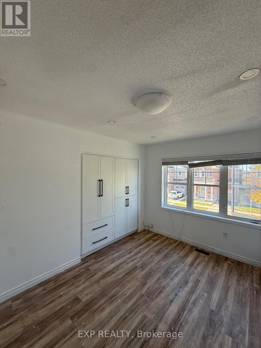 8 REDFERN STREET, Brampton (Northwest Brampton) — photo 6
